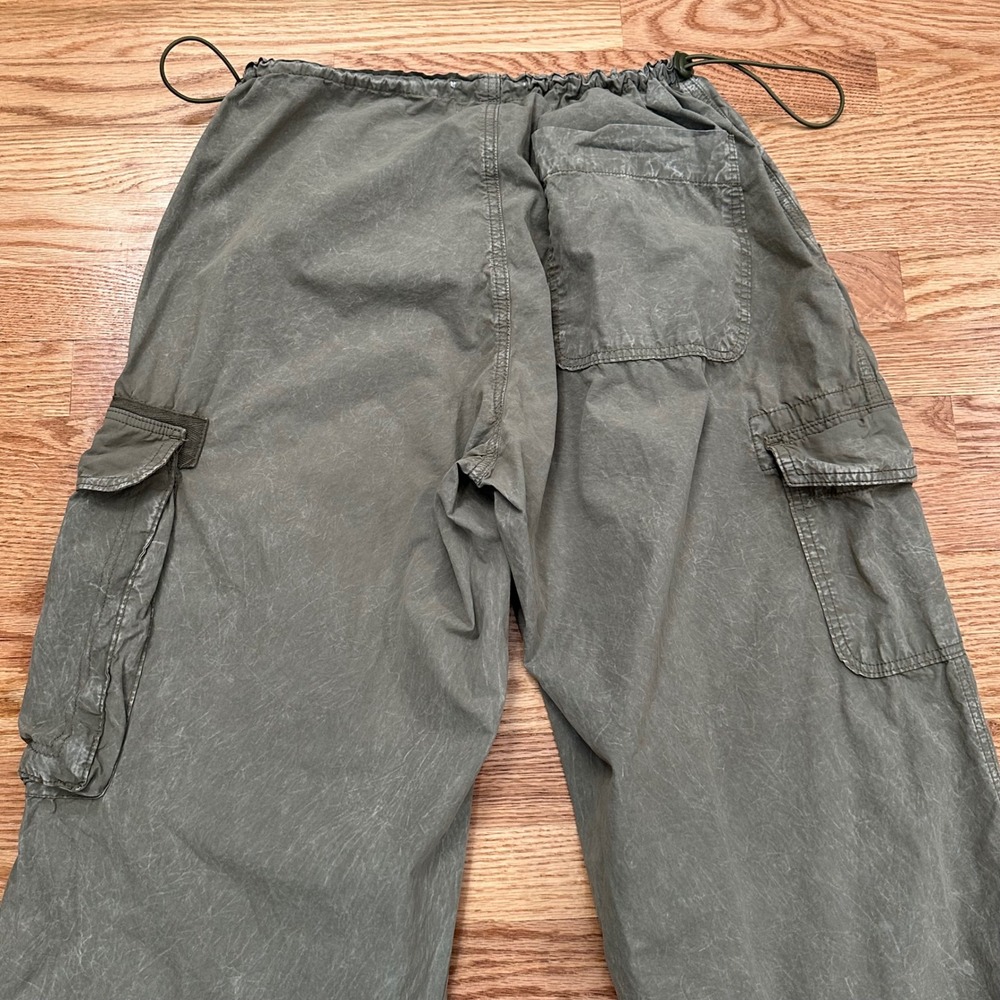 Women's Olive Green Cargo Pants - Casual Utility Style - Picture 12 of 15